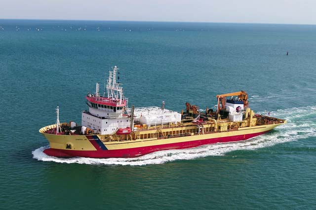 man-dredger Samuel de Champlain LNG dredger