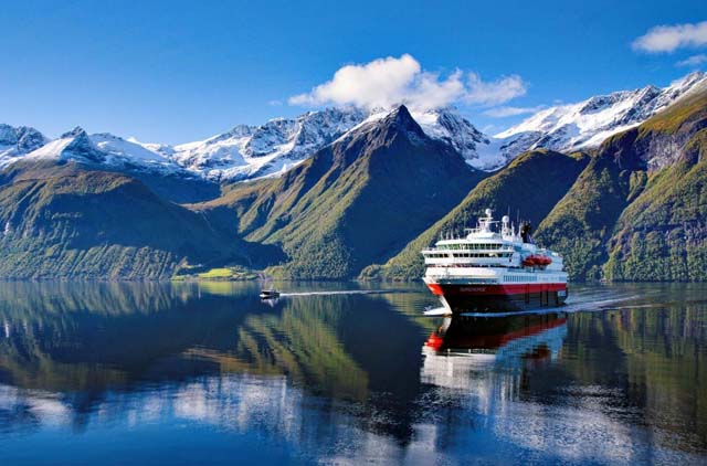 Norwegian coastal express (Brunvoll)