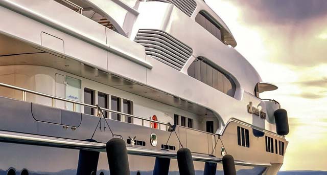 lr-superyacht Superyacht (LR)