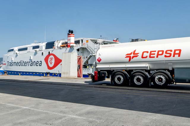 CEPSA supplies biofuel to ferry (Cepsa)