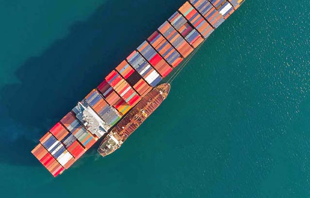 lr-green Generic ship refuelling image (LR)