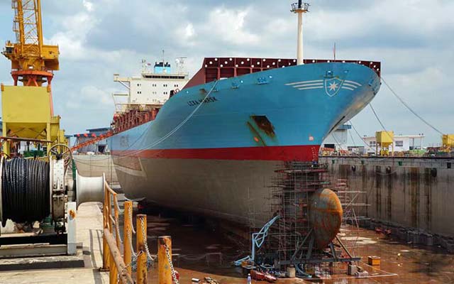 lexa-maersk-dock drydock (Maersk)