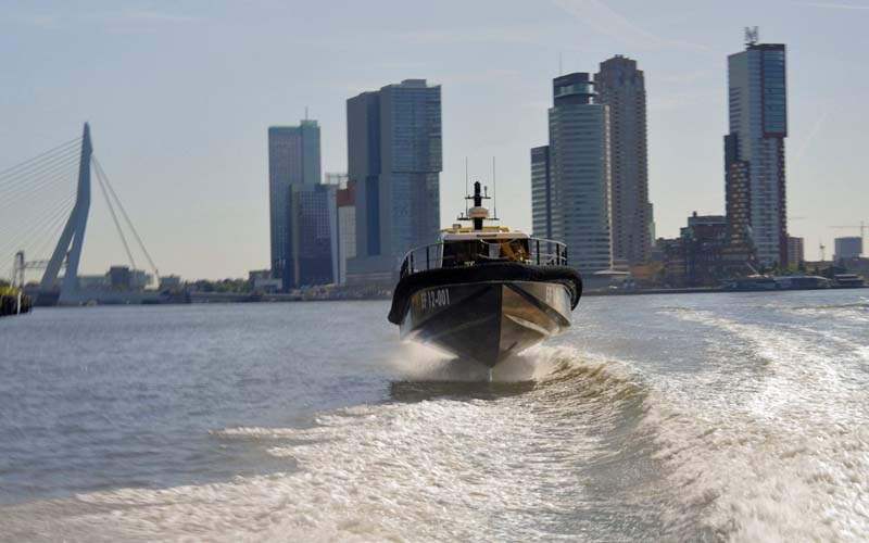 Artemis EF-12 Workboat POR Showcase – Desktop Hero – 1 eFoiler Rotterdam (Artemis)