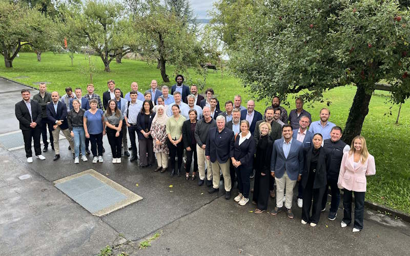 IN-WATER HULL CLEANING UNDER THE SPOTLIGHT AT PortPIC