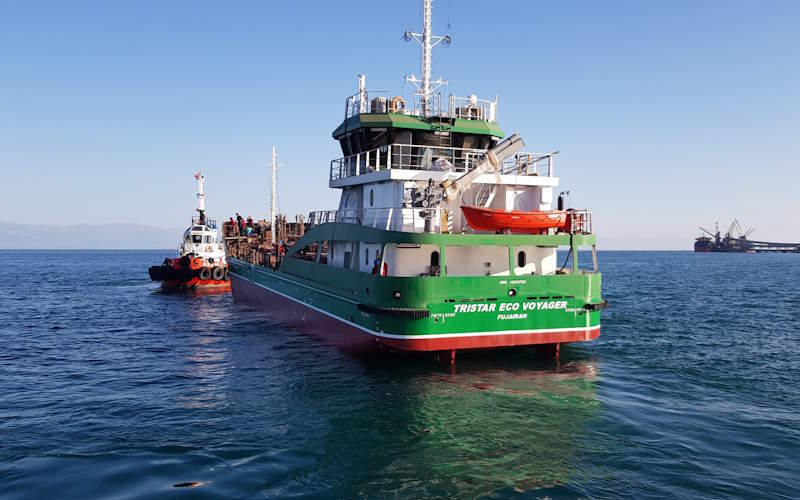 HYBRID BARGE OFFERS LUBRICANT SUPPLIES IN FUJAIRAH