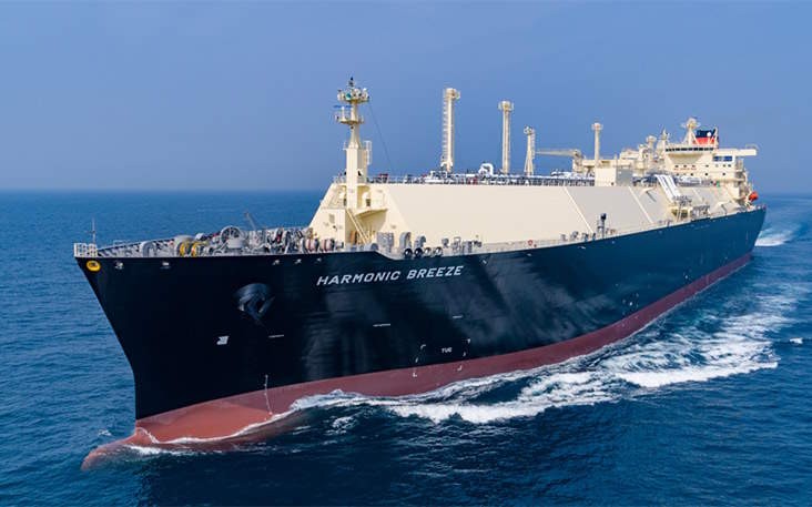 MOL TAKES DELIVERY OF LOW-EMISSION LNG CARRIER