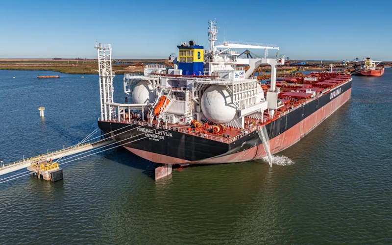 FORTESCUE AND CMB.TECH AGREE CHARTER OF AMMONIA-FUELLED BULK CARRIERS