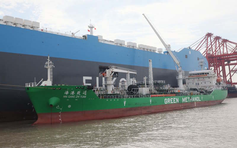 SHAPER VESSEL RECEIVES FIRST GREEN METHANOL BUNKERING
