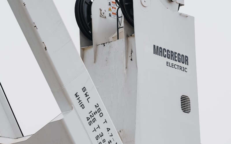 Electric Crane (MacGregor)