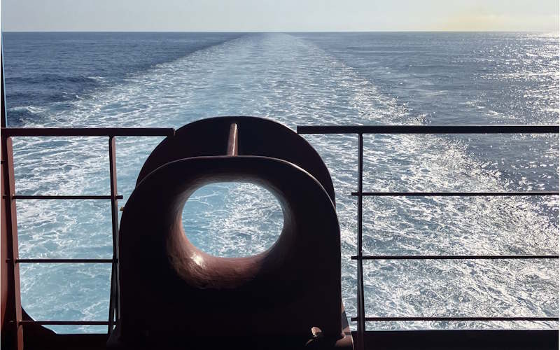 EVERLLENCE USES AIR FROM ENGINE FOR HULL LUBRICATION