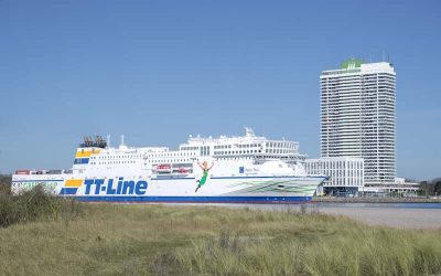 NEW EVERLLENCE SERVICE CONTRACTS INCLUDE HYBRID NEWBUILDS